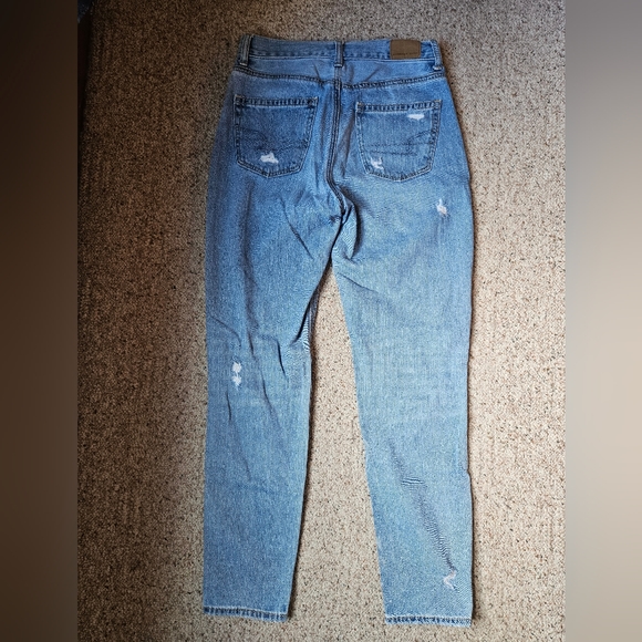 American Eagle - Ripped Mom Jeans - Picture 2 of 3